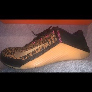 New women cheetah metcon 6
